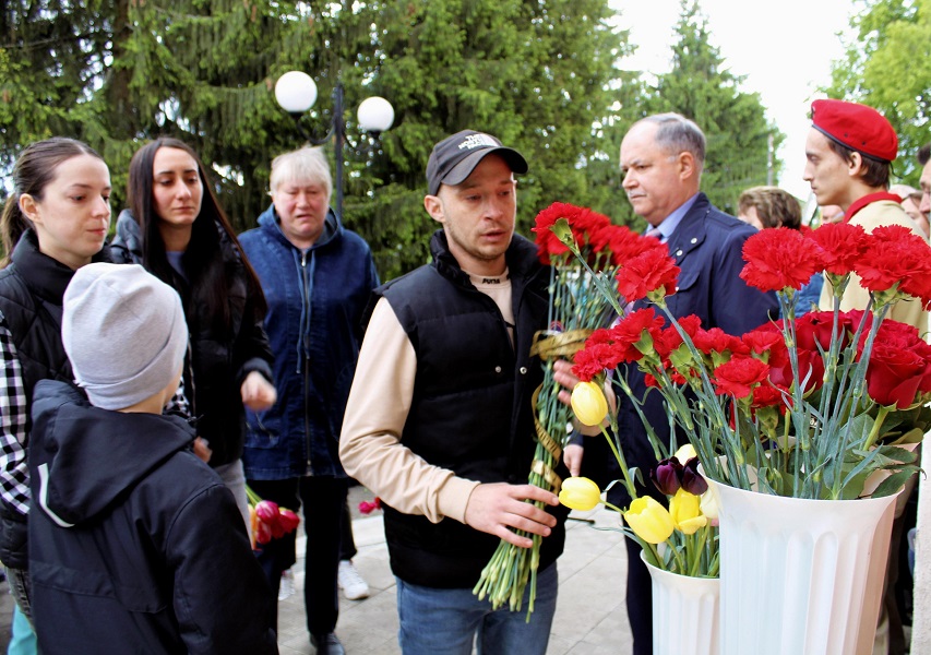 В Охочевской школе увековечили память выпускников школы, погибших в ходе СВО.